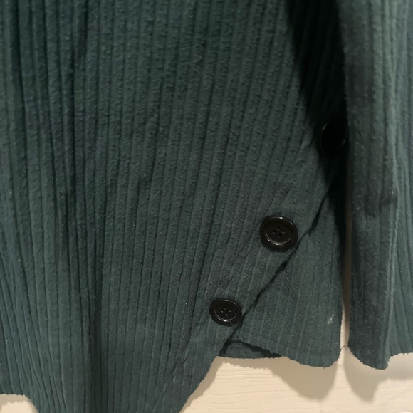 Green turtleneck sweater - Picture 2 of 3